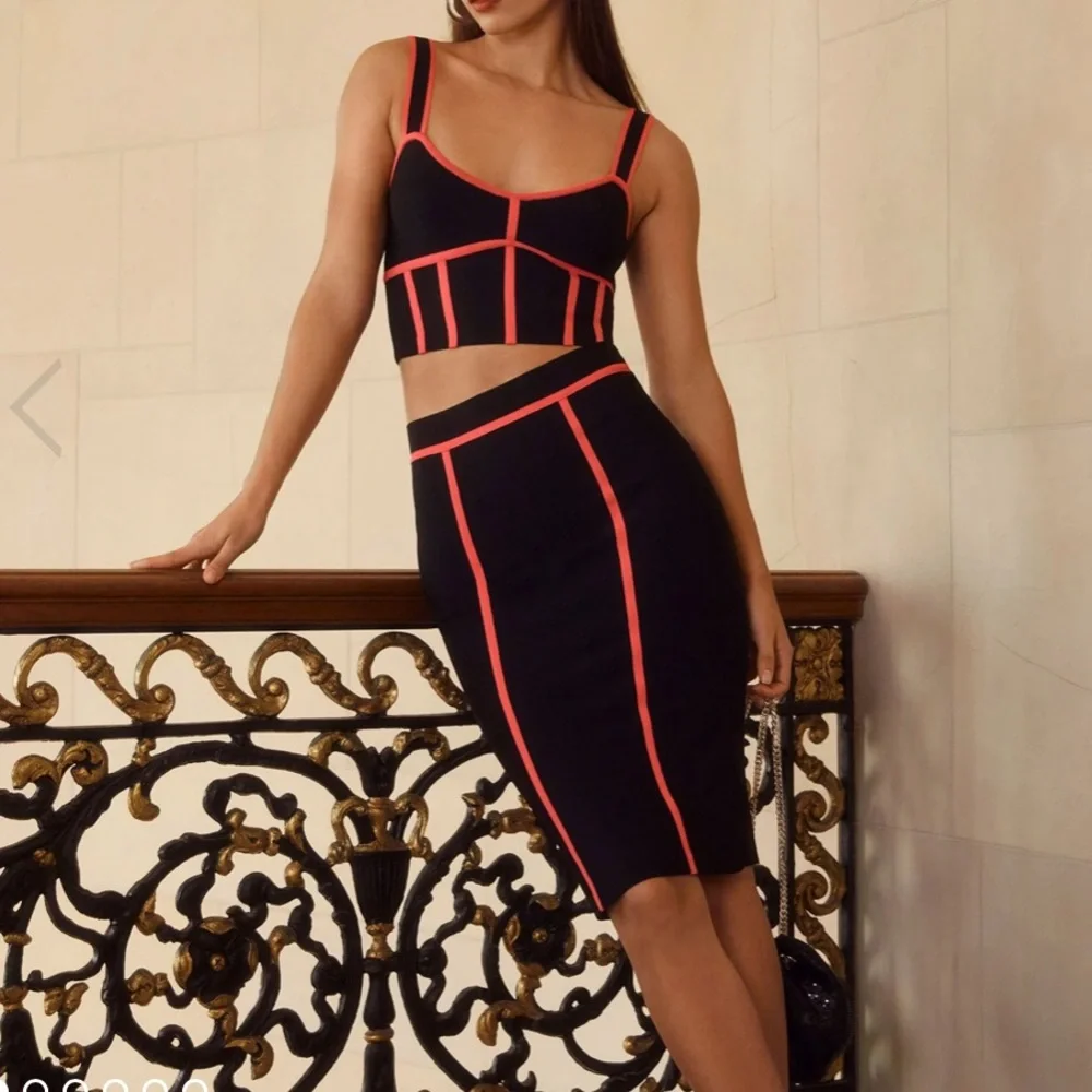 SOLD 🚫 NWOT✨BCBG Bodycon Skirt - Picture 9 of 9